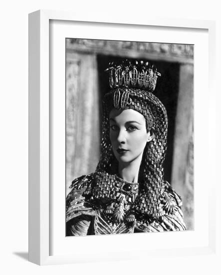 CAESAR AND CLEOPATRA, 1945-null-Framed Photo