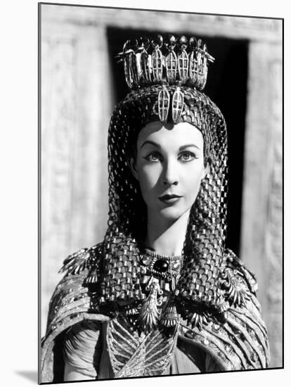 Caesar and Cleopatra, Vivien Leigh, 1945-null-Mounted Photo