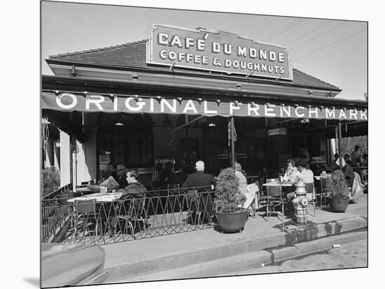 Cafe Du Monde-null-Mounted Photographic Print