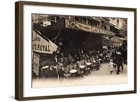 Cafe Royal, Montmartre, 1900-null-Framed Giclee Print