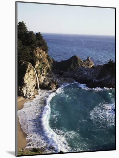 California, Big Sur Coast, Julia Pfeiffer Burns Sp, Mcway Falls-Christopher Talbot Frank-Mounted Photographic Print