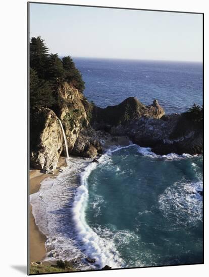 California, Big Sur Coast, Julia Pfeiffer Burns Sp, Mcway Falls-Christopher Talbot Frank-Mounted Photographic Print