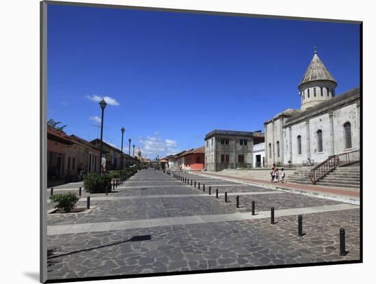 Calle La Calzada, Granada, Nicaragua, Central America-Wendy Connett-Mounted Photographic Print