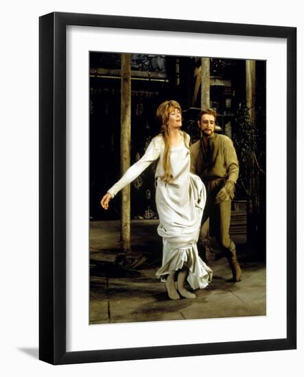 Camelot, Vanessa Redgrave As Queen Guenevere, Richard Harris As King Arthur, 1967-null-Framed Photo