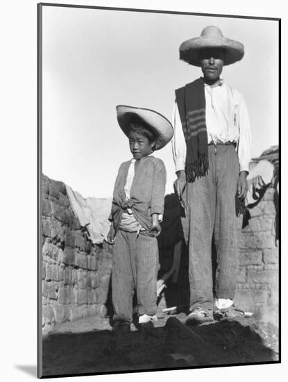 Campesino and Son, State of Veracruz, Mexico, 1927-Tina Modotti-Mounted Giclee Print