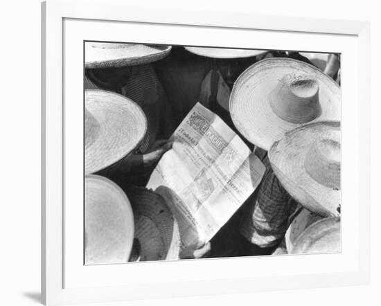 Campesinos Reading El Machete, Mexico City, 1929-Tina Modotti-Framed Premium Giclee Print