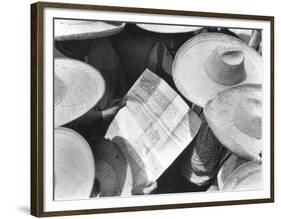 Campesinos Reading El Machete, Mexico City, 1929-Tina Modotti-Framed Premium Giclee Print