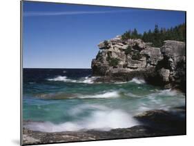 Canada, Ontario, Lake Huron in Bruce Peninsula National Park-Mike Grandmaison-Mounted Photographic Print