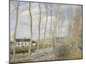 Canal Du Loing, 1892-Alfred Sisley-Mounted Giclee Print