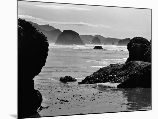 Canon Beach #2-Monte Nagler-Mounted Photographic Print