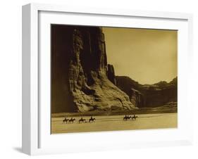 Canon De Chelly, Arizona, Navaho (Trail of Tears)-Edward S Curtis-Framed Giclee Print