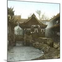 Canton (China), Courtyard of a House, 1860-Leon, Levy et Fils-Mounted Photographic Print
