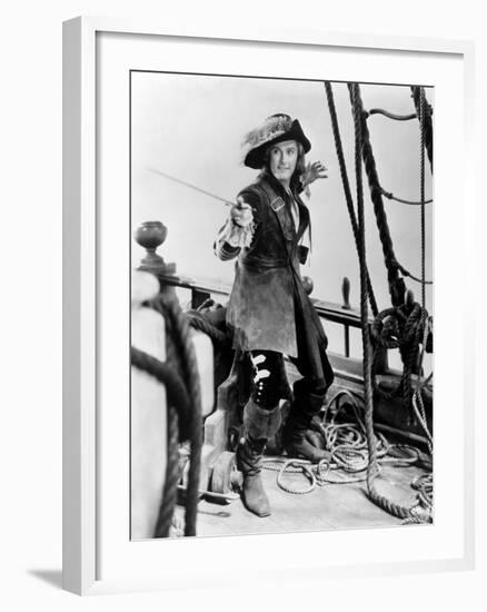 Captain Blood, Errol Flynn, 1935-null-Framed Photo