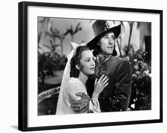 Captain Blood, Olivia De Havilland, Errol Flynn, 1935-null-Framed Photo