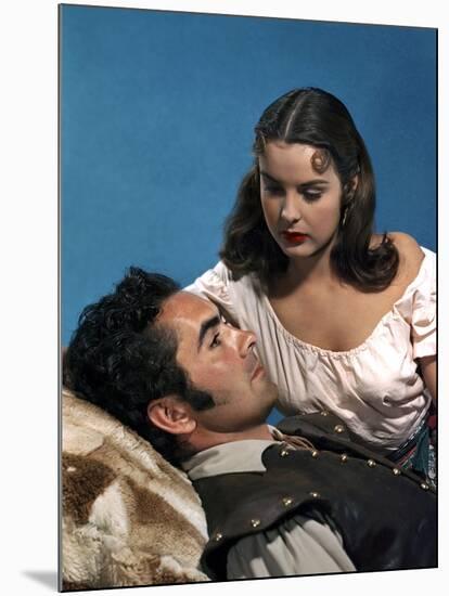 CAPTAIN FROM CASTILE, 1947 directed by HENRY KING Tyrone Power and Jean Peters (photo)-null-Mounted Photo