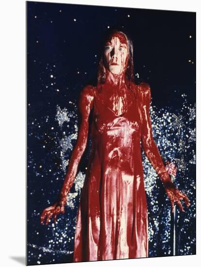 CARRIE, 1976 directed by BRIAN by PALMA Sissy Spacek (photo)-null-Mounted Photo