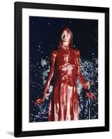 CARRIE, 1976 directed by BRIAN by PALMA Sissy Spacek (photo)-null-Framed Photo