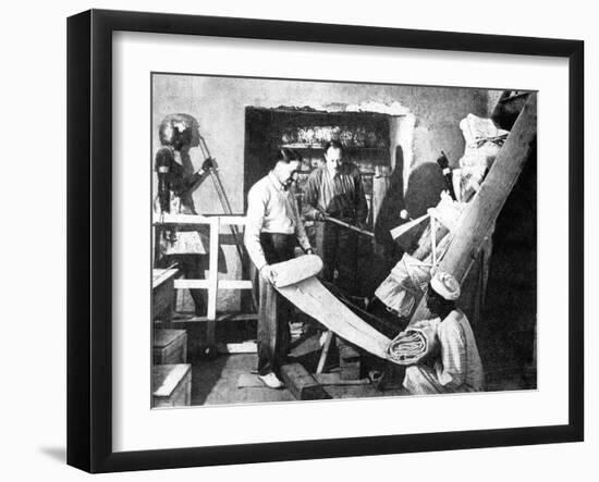 Carter Discoveres the Tomb of Tutankhamen-null-Framed Photographic Print