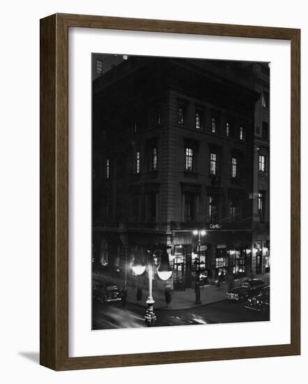 Cartier's Jewelry Store on Corner of Fifth Avenue and 52nd Street-Alfred Eisenstaedt-Framed Photographic Print