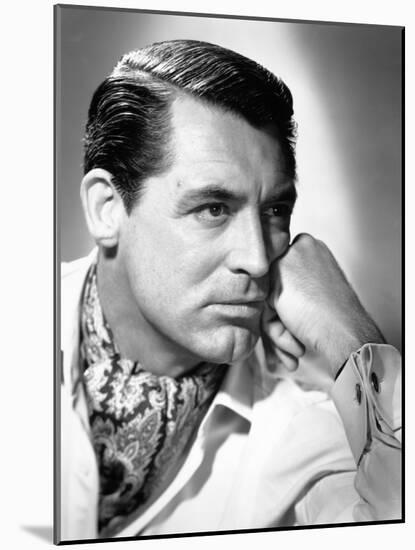 Cary Grant. "Notorious" 1946, Directed by Alfred Hitchcock-null-Mounted Photographic Print