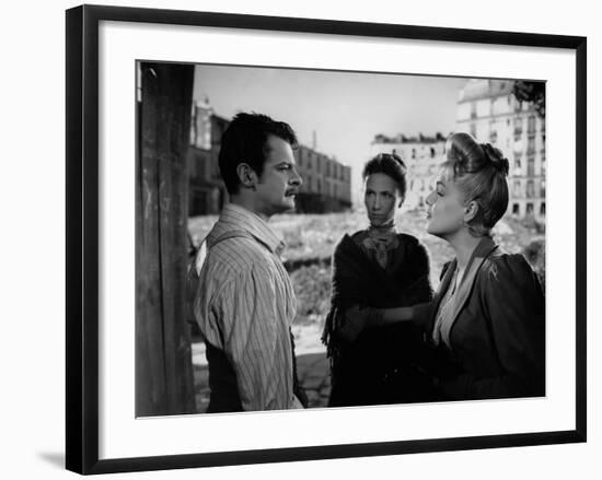 Casque d'Or Golden helmet by JacquesBecker with Serge Reggiani, Loleh Bellon and Simone Signoret, 1-null-Framed Photo