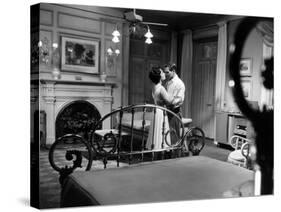 CAT ON A HOT TIN ROOF, 1958 directed by RICHARD BROOKS Elizabeth Taylor and Paul Newman (b/w photo)-null-Stretched Canvas