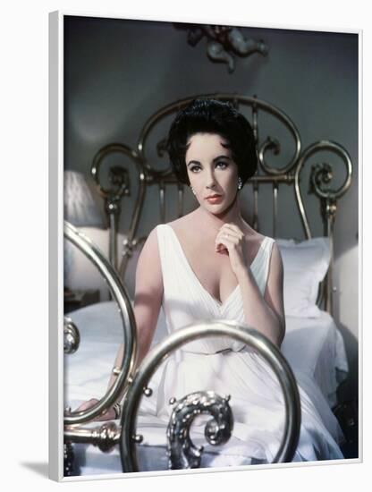 CAT ON A HOT TIN ROOF, 1958 directed by RICHARD BROOKS Elizabeth Taylor (photo)-null-Framed Photo