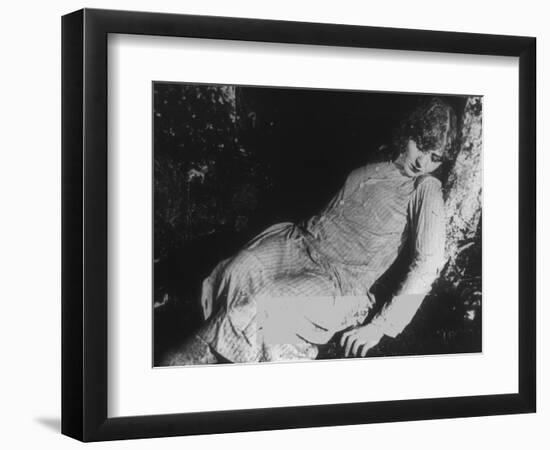 Catherine Hessling: La Fille De L'Eau, 1925-null-Framed Photographic Print