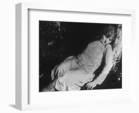 Catherine Hessling: La Fille De L'Eau, 1925-null-Framed Photographic Print