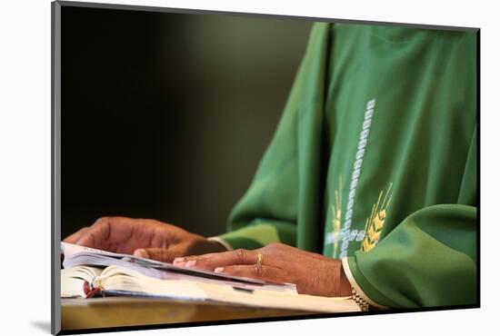 Catholic Mass, Liturgy of the Word, France-Godong-Mounted Photographic Print