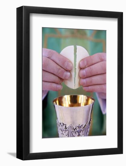 Celebration of the Eucharist, Catholic Mass, Villemomble, Seine-Saint-Denis, France, Europe-Godong-Framed Photographic Print