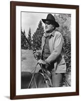 Cent Dollars pour un Sherif TRUE GRIT by Henry Athaway with John Wayne, 1969 (b/w photo)-null-Framed Photo