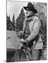 Cent Dollars pour un Sherif TRUE GRIT by Henry Athaway with John Wayne, 1969 (b/w photo)-null-Mounted Photo