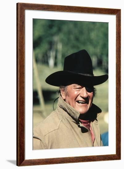 Cent Dollars pour un Sherif TRUE GRIT by Henry Athaway with John Wayne, 1969 (photo)-null-Framed Photo