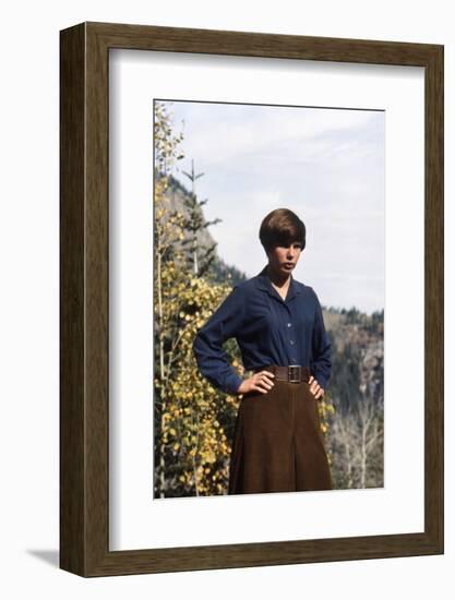 Cent Dollars pour un Sherif TRUE GRIT by Henry Athaway with Kim Darby, 1969 (photo)-null-Framed Photo