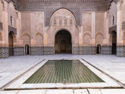 https://imgc.allpostersimages.com/img/posters/central-courtyard-and-pool-medersa-ali-ben-youssef-medina-marrakesh-morocco_u-L-PWG8O50.jpg?artPerspective=n