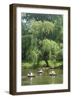 Central Park Couple I-Jeff Pica-Framed Photographic Print