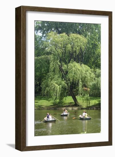 Central Park Couple I-Jeff Pica-Framed Photographic Print