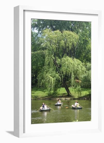 Central Park Couple I-Jeff Pica-Framed Photographic Print