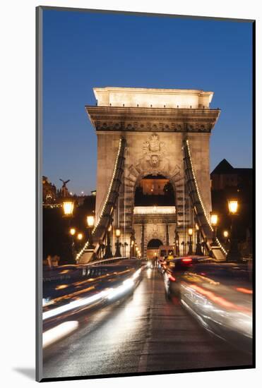 Chain Bridge (Szechenji Lanchid) at Twilight-Kimberly Walker-Mounted Photographic Print