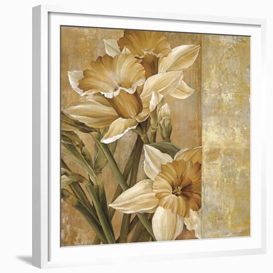 Champagne Daffodils I-Linda Thompson-Framed Giclee Print