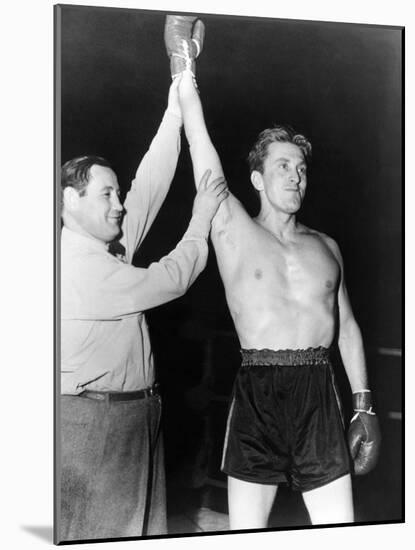 Champion, Kirk Douglas, 1949-null-Mounted Photo