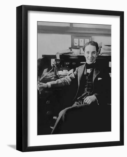 Charlie Chaplin, 1915-20-null-Framed Photographic Print