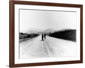 Charlie Chaplin, Paulette Goddard. "The Masses" 1936, "Modern Times" Directed by Charles Chaplin-null-Framed Photographic Print