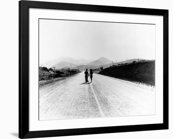 Charlie Chaplin, Paulette Goddard. "The Masses" 1936, "Modern Times" Directed by Charles Chaplin-null-Framed Photographic Print