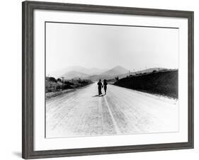 Charlie Chaplin, Paulette Goddard. "The Masses" 1936, "Modern Times" Directed by Charles Chaplin-null-Framed Photographic Print