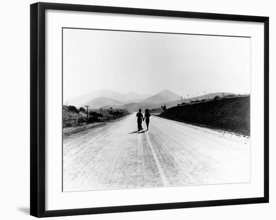 Charlie Chaplin, Paulette Goddard. "The Masses" 1936, "Modern Times" Directed by Charles Chaplin-null-Framed Photographic Print