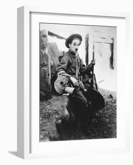 Charlie Chaplin, Shoulder Arms, 1918-null-Framed Photographic Print