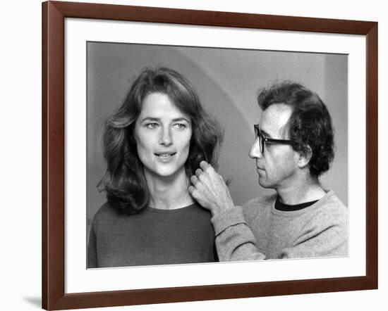 Charlotte Rampling and Woody Allen STARDUST MEMORIES, 1980 directed by Woody Allen (b/w photo)-null-Framed Photo