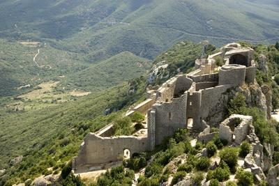 https://imgc.allpostersimages.com/img/posters/chateau-de-peyrepertuse-a-cathar-castle-languedoc-france-europe_u-L-PNPO540.jpg?artPerspective=n